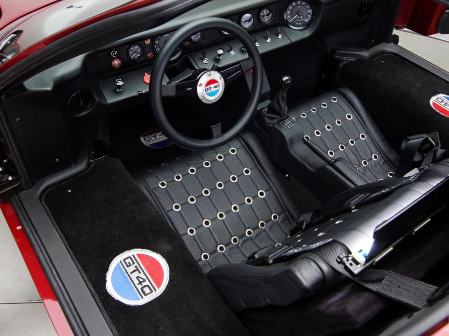  Ford GT40 (MkII) by Superformance 2006 года  (фото 4 из 20)